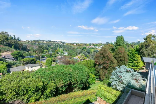 $5,295,000 | 6617 Muirlands Drive, La Jolla, CA 92037