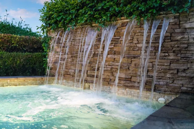 $5,295,000 | 6617 Muirlands Drive, La Jolla, CA 92037