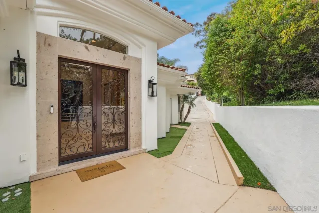 $5,295,000 | 6617 Muirlands Drive, La Jolla, CA 92037