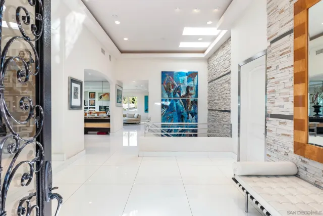 $5,295,000 | 6617 Muirlands Drive, La Jolla, CA 92037