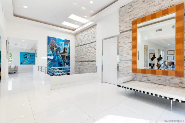 $5,295,000 | 6617 Muirlands Drive, La Jolla, CA 92037