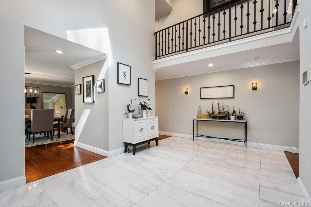 5 Coon Hollow Road Lloyd Harbor, NY 11743 - Photo 34 of 43 a living room with furniture
