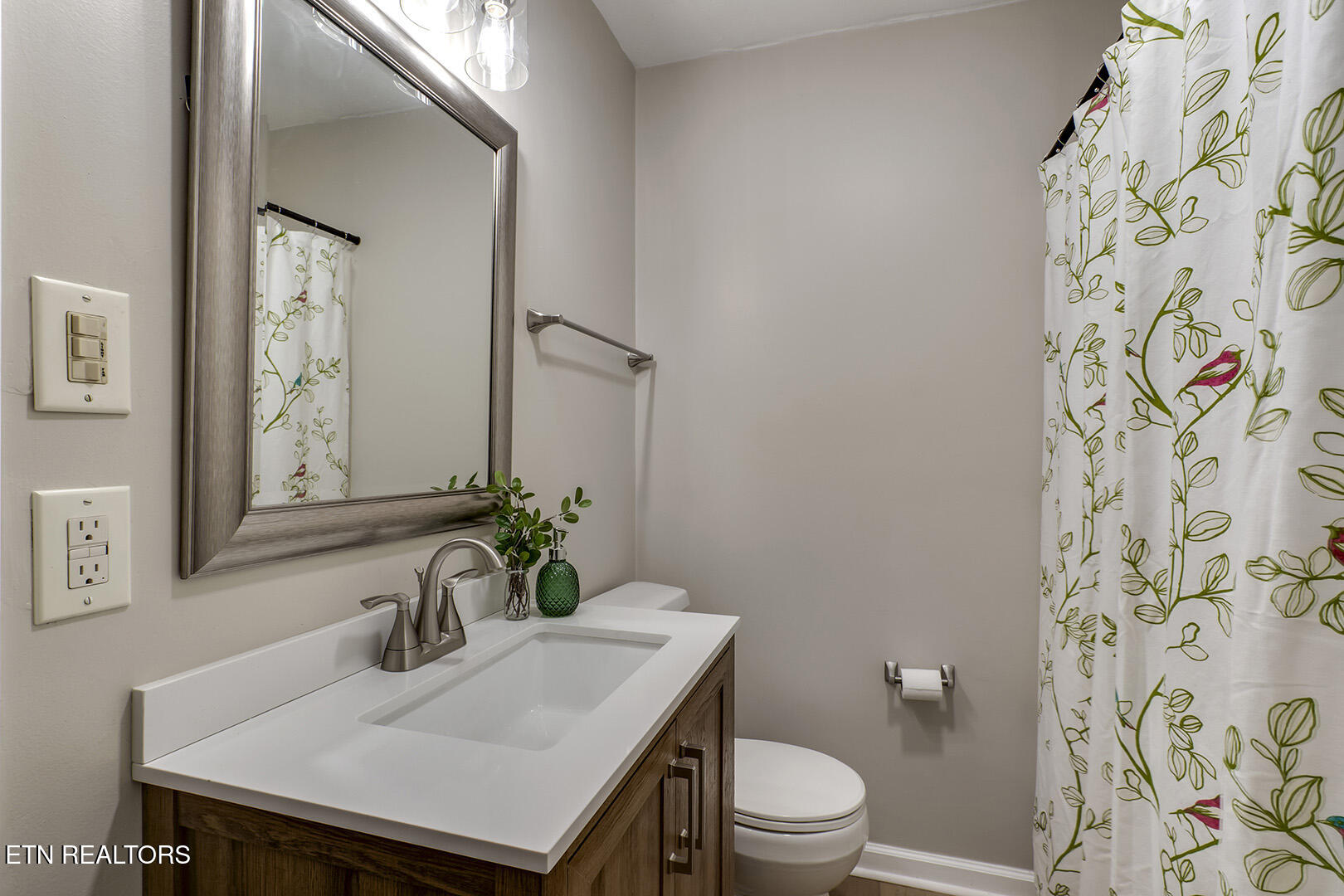 12409 Boyd Station Road Knoxville, TN 37934 - Photo 25 of 60 Updated Bathroom