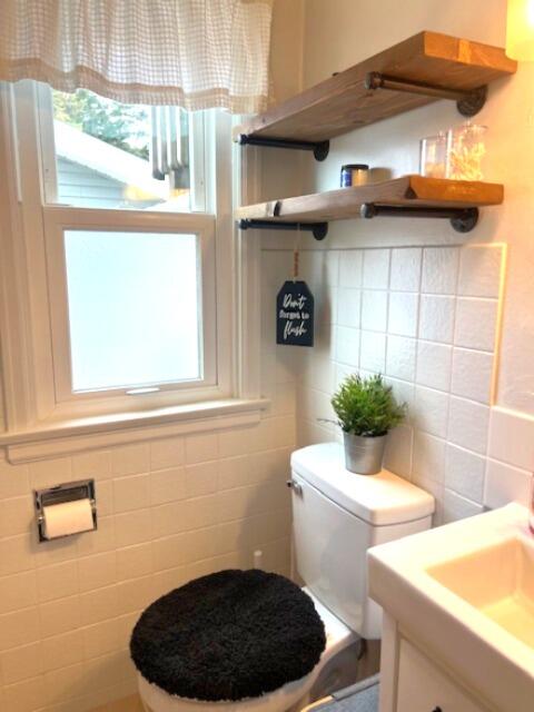 2213 South 35th Street Manitowoc, WI 54220 - Photo 12 of 35 UPDATED bathroom 3