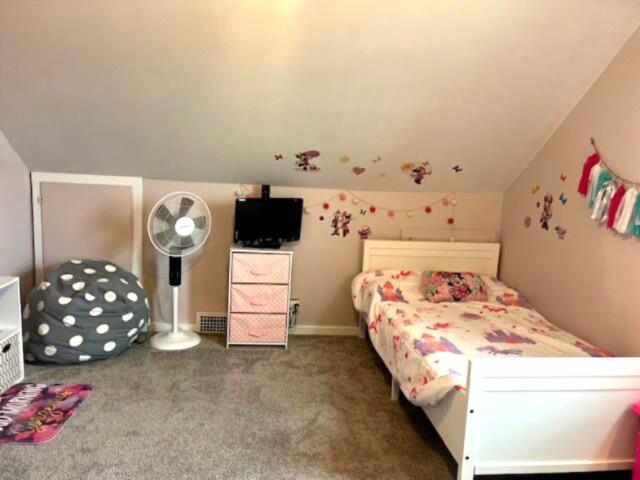 2213 South 35th Street Manitowoc, WI 54220 - Photo 18 of 35 girls bedroom 3