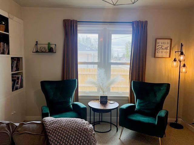 2213 South 35th Street Manitowoc, WI 54220 - Photo 4 of 35 Living Room