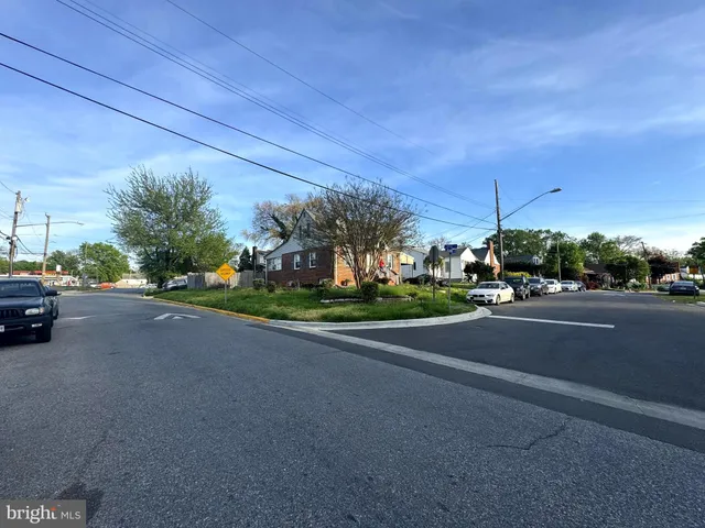 $480,000 | 5327 Greenway Drive, Riverdale, MD 20737