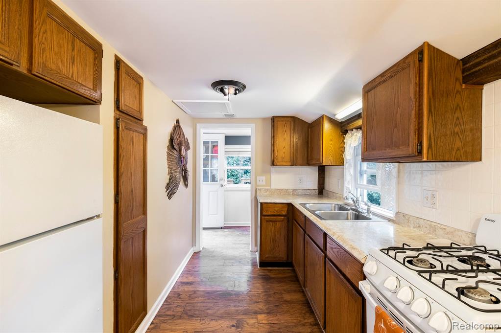 226 Emily Street Flushing, MI 48433 - Photo 15 of 20