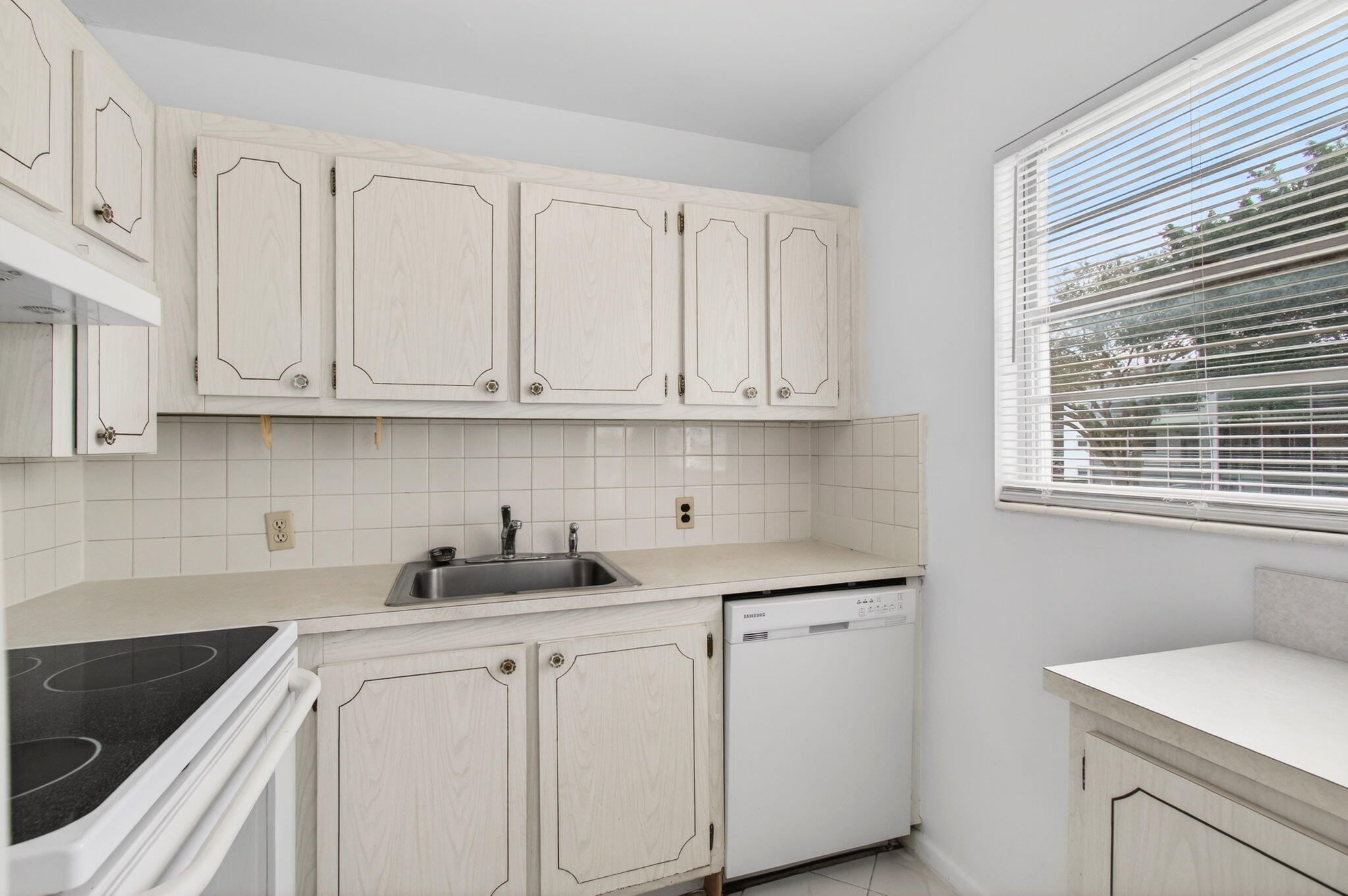 360 Fanshaw I Boca Raton, FL 33434 - Photo 13 of 103 28-web-or-mls-DSC_8860