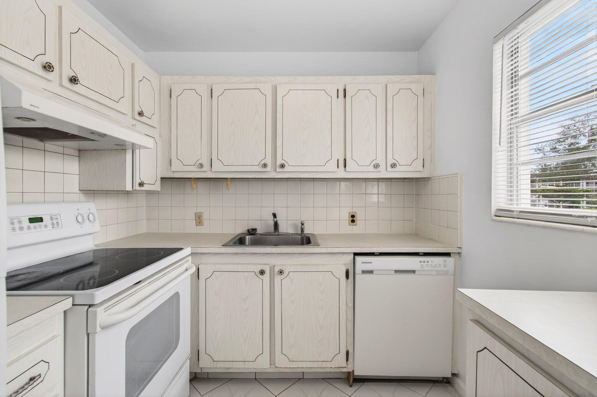 360 Fanshaw I Boca Raton, FL 33434 - Photo 14 of 103 27-web-or-mls-DSC_8854