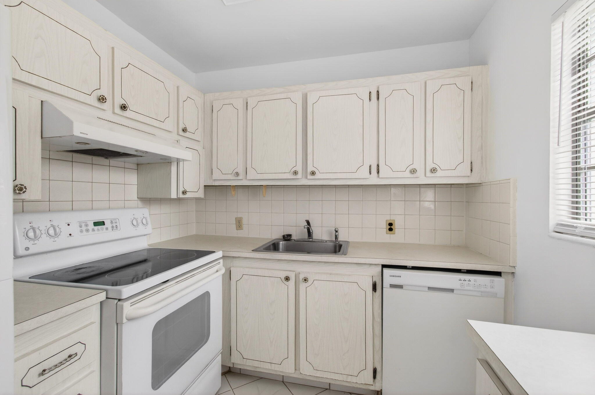 360 Fanshaw I Boca Raton, FL 33434 - Photo 15 of 103 26-web-or-mls-DSC_8850