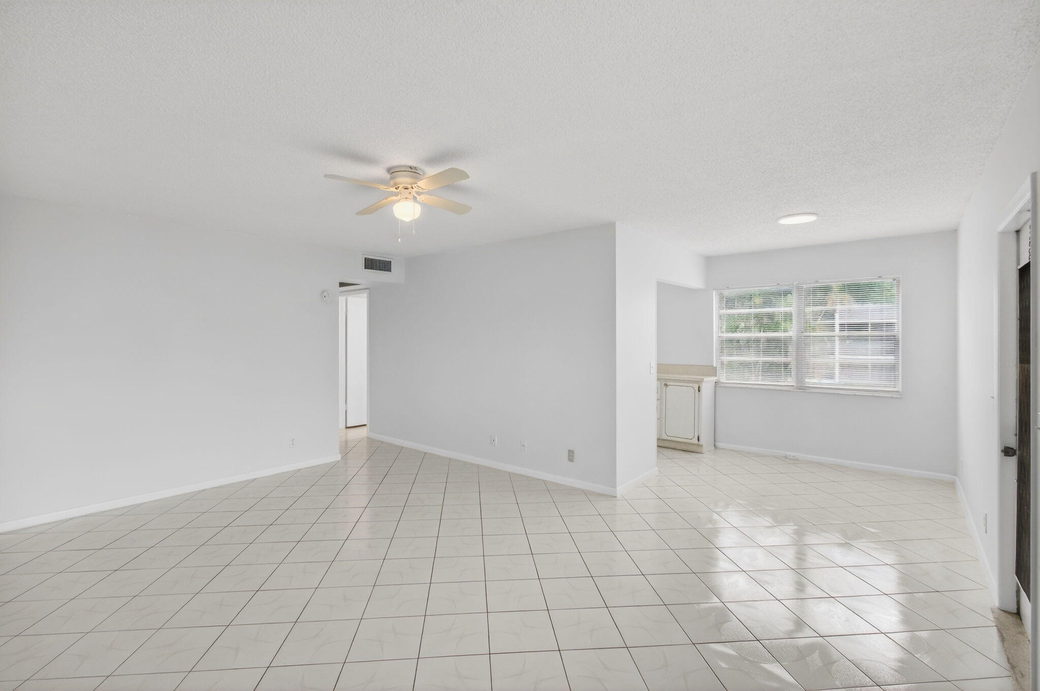 360 Fanshaw I Boca Raton, FL 33434 - Photo 2 of 103 21-web-or-mls-DSC_8809