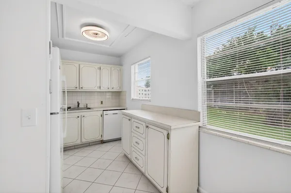 $130,000 | 360 Fanshaw I, Boca Raton, FL 33434