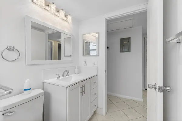 $130,000 | 360 Fanshaw I, Boca Raton, FL 33434