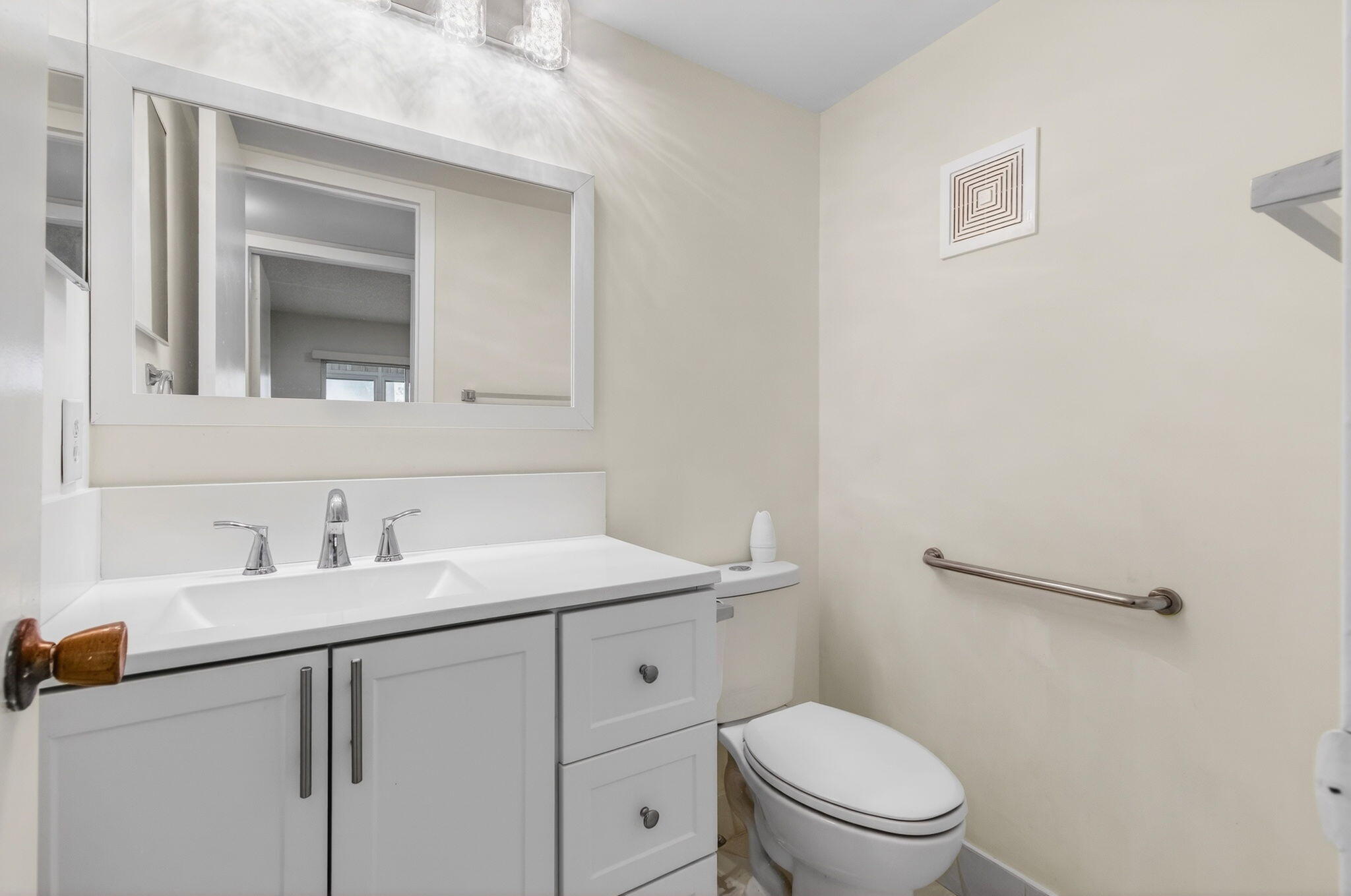 360 Fanshaw I Boca Raton, FL 33434 - Photo 33 of 103 HALF BATH