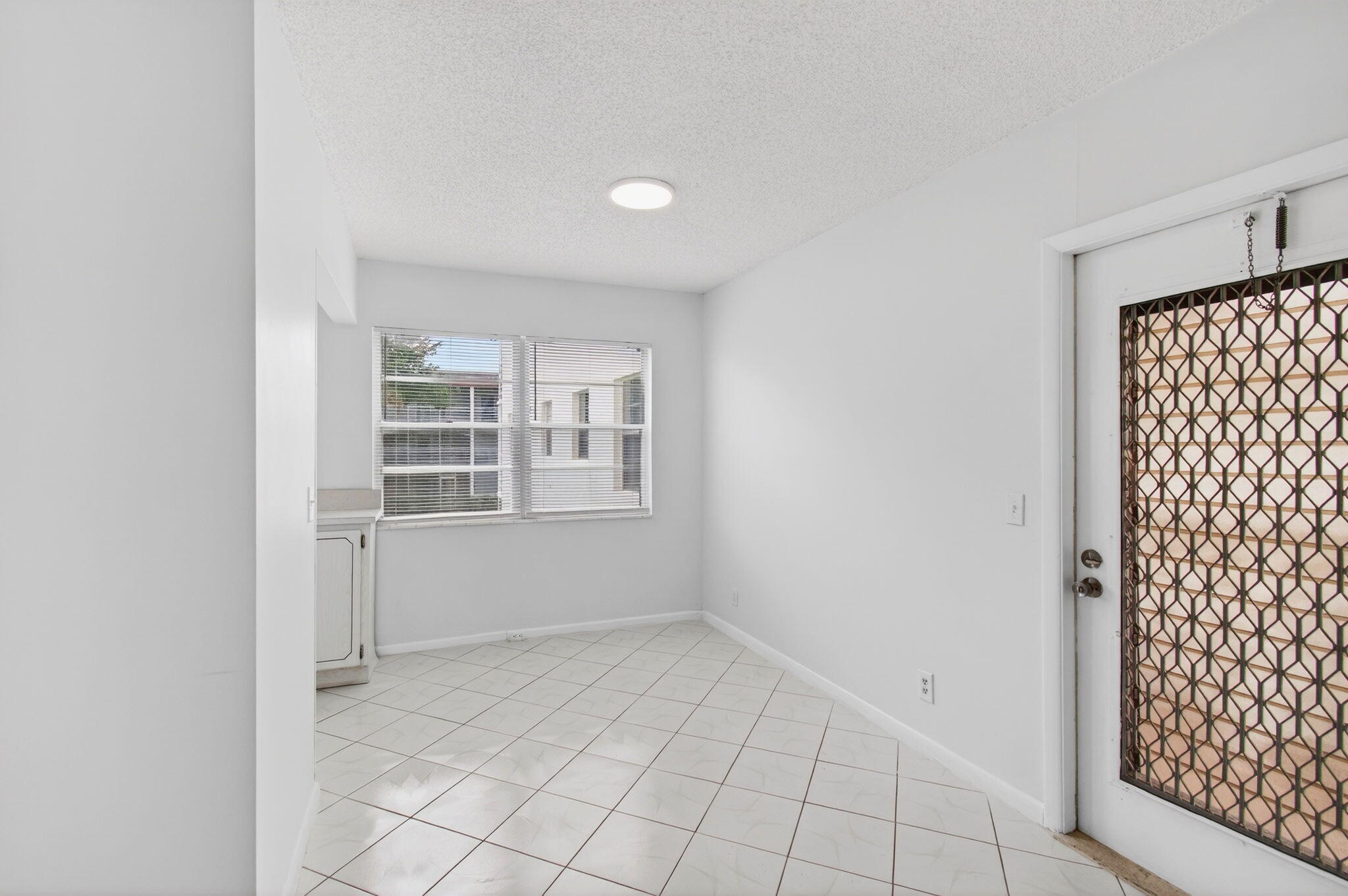 360 Fanshaw I Boca Raton, FL 33434 - Photo 6 of 103 23-web-or-mls-DSC_8819