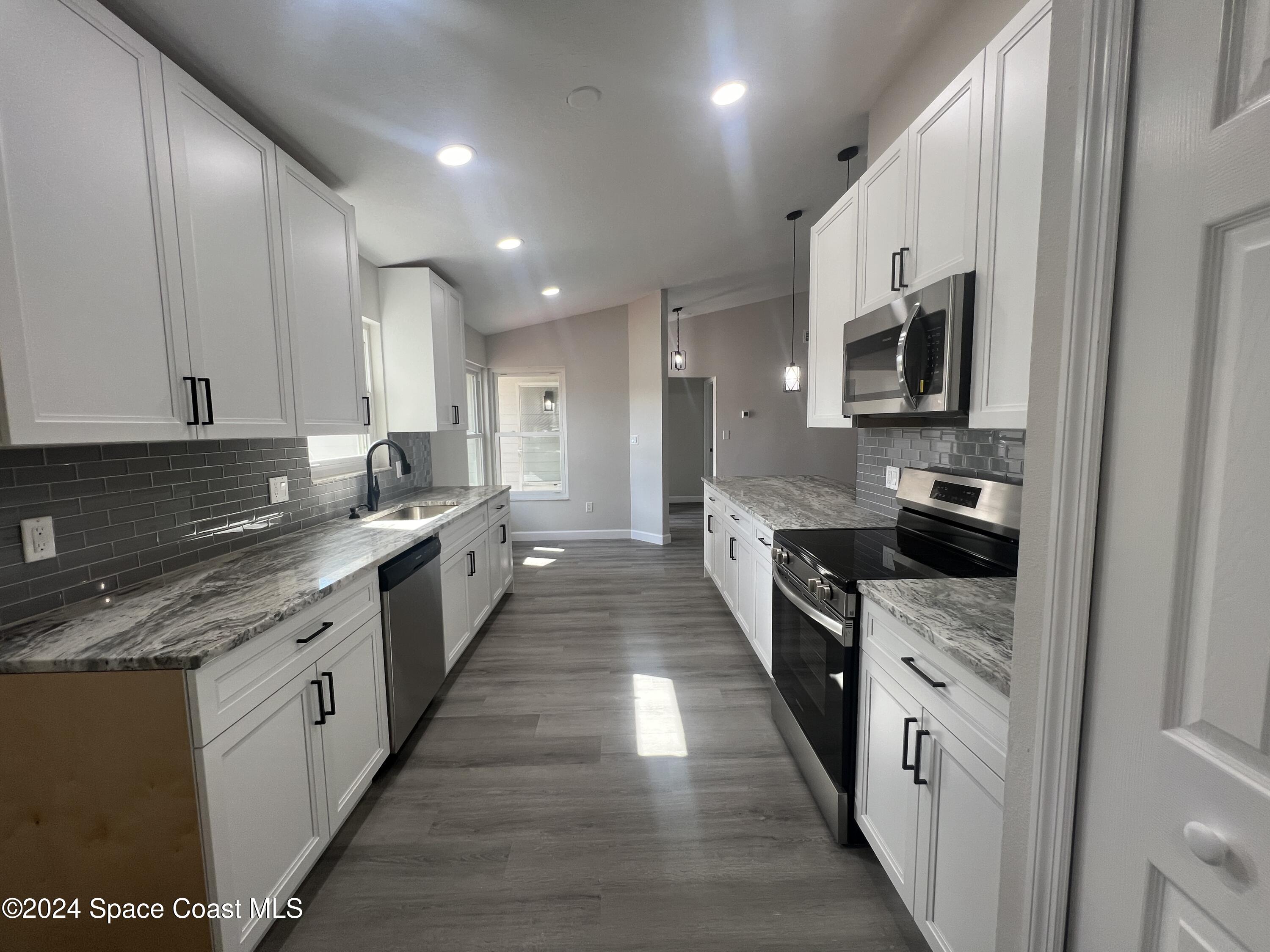 379 Sauders Road Southeast Palm Bay, FL 32909 - Photo 4 of 64 20241115_175138302_iOS