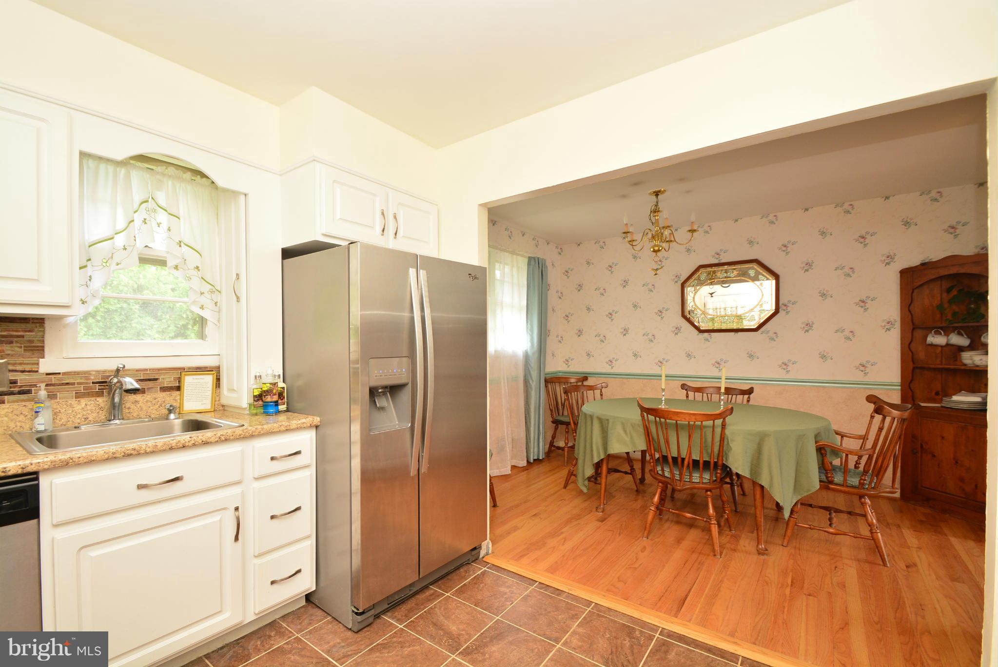4101 Lochcarrow Road Baltimore, MD 21236 - Photo 5 of 18 Kitchen