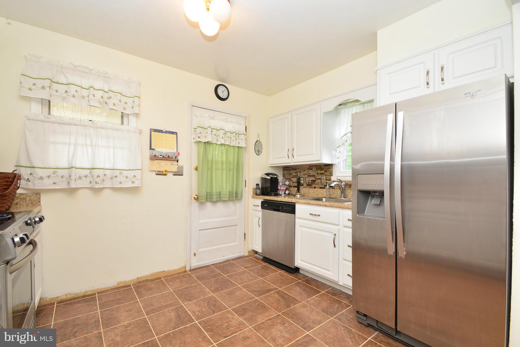 4101 Lochcarrow Road Baltimore, MD 21236 - Photo 6 of 18 Kitchen