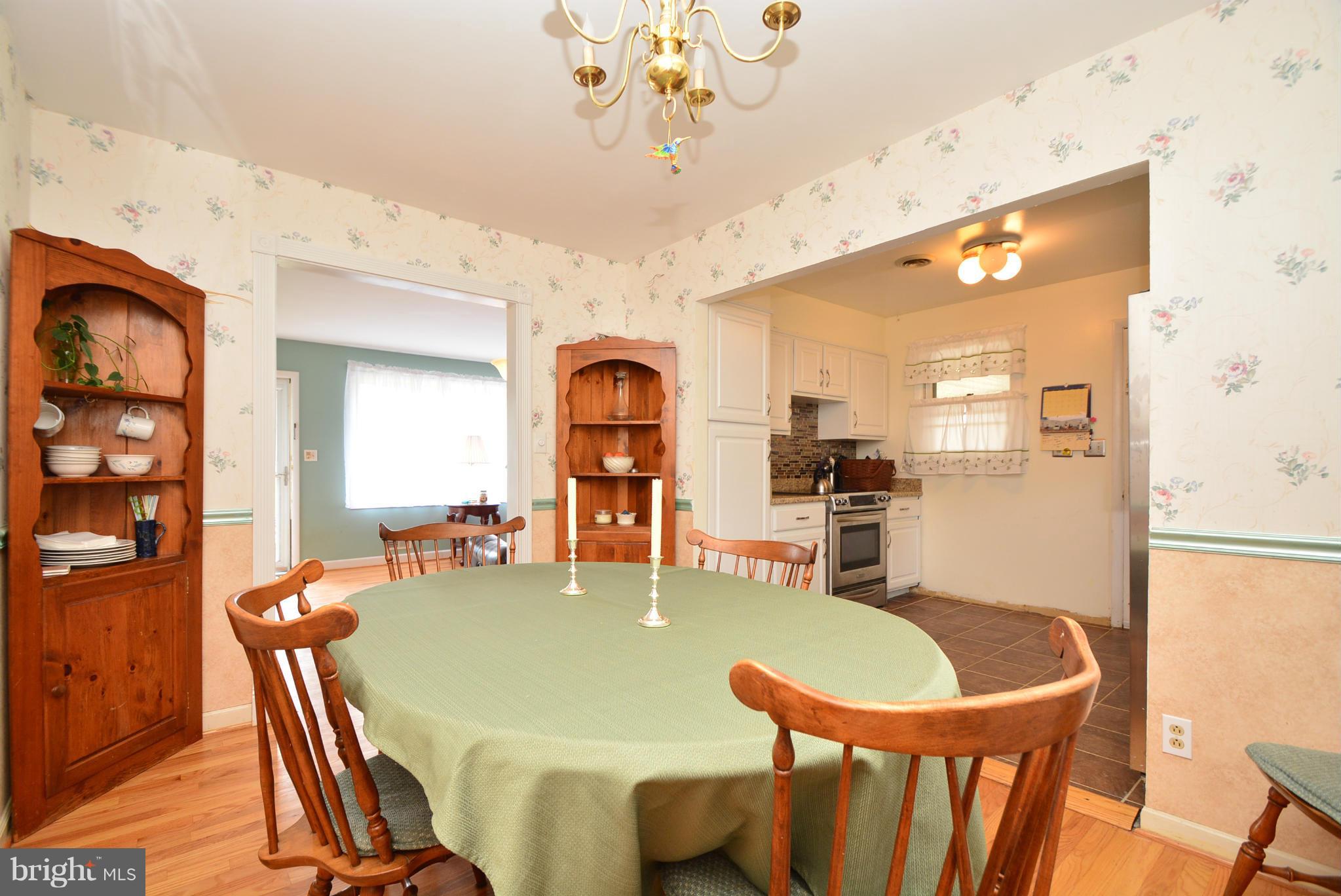 4101 Lochcarrow Road Baltimore, MD 21236 - Photo 8 of 18 Dining Room