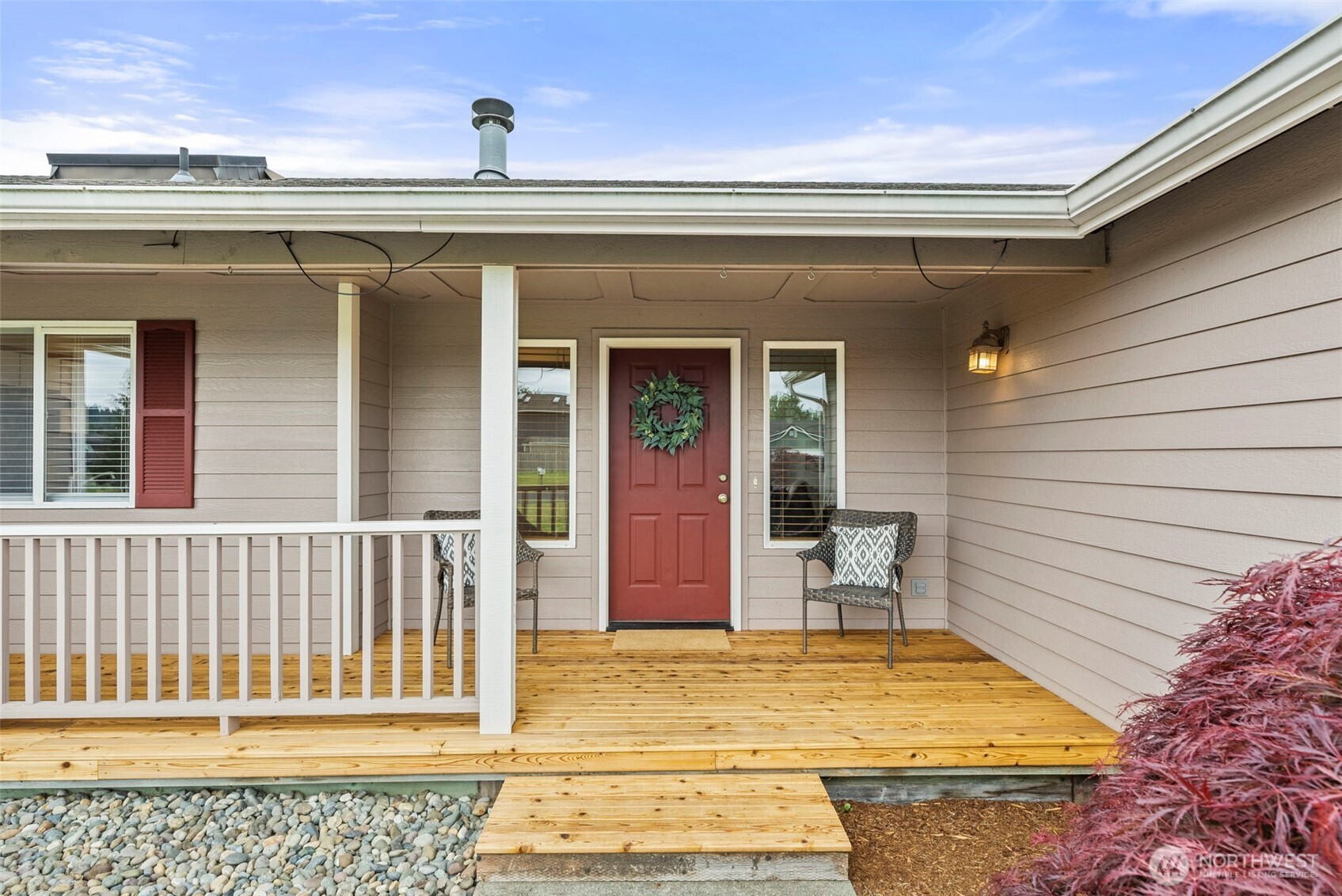 9024 Applegate Loop Southwest Rochester, WA 98579 - Photo 3 of 35 Gallery Image 3
