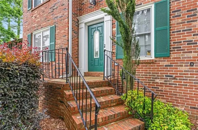 $2,649 | 1880 Meadowchase Court, Snellville, GA 30078