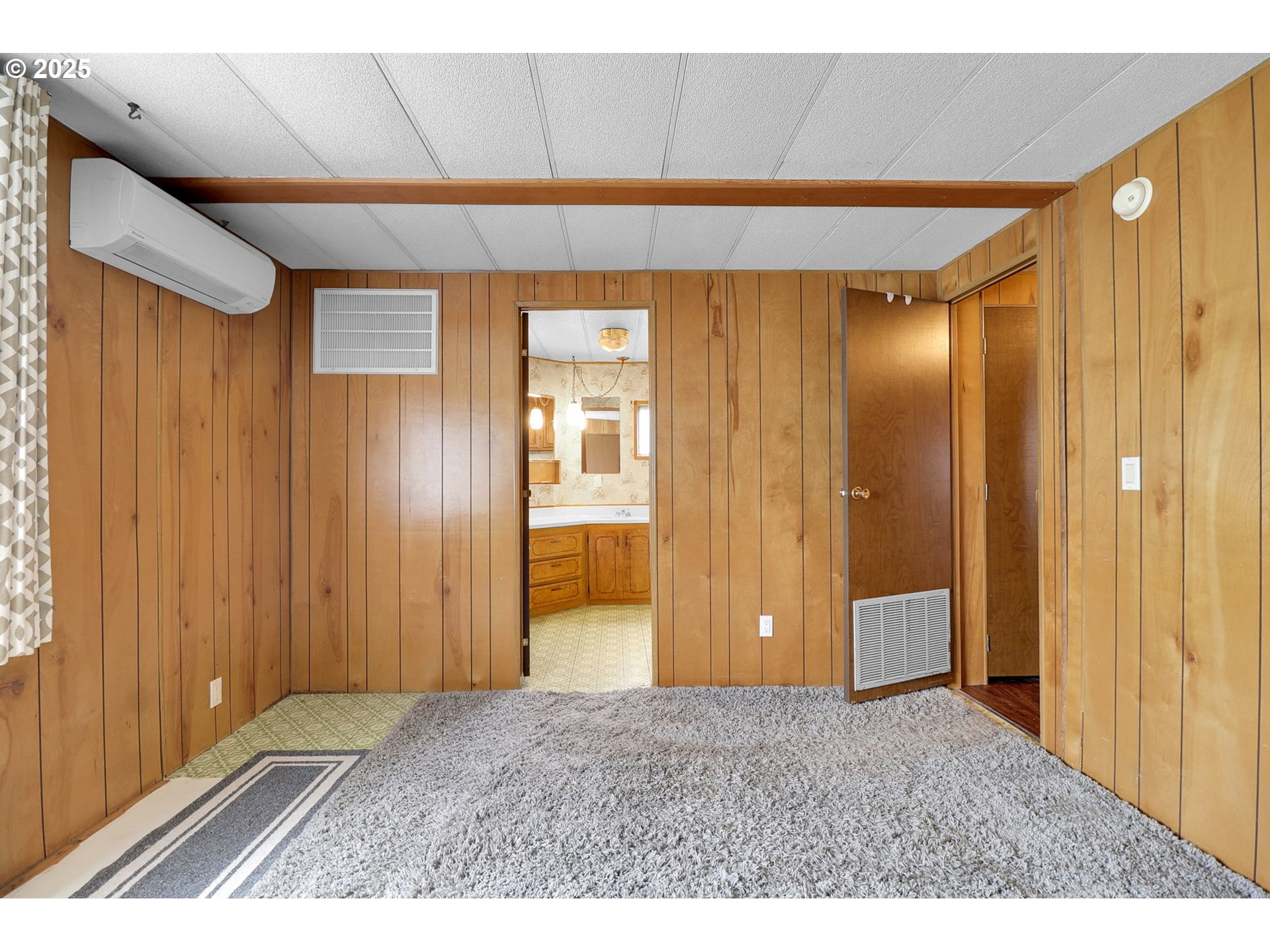 3900 Coburg Road, Unit 59 Eugene, OR 97408 - Photo 17 of 30 a view of an empty room