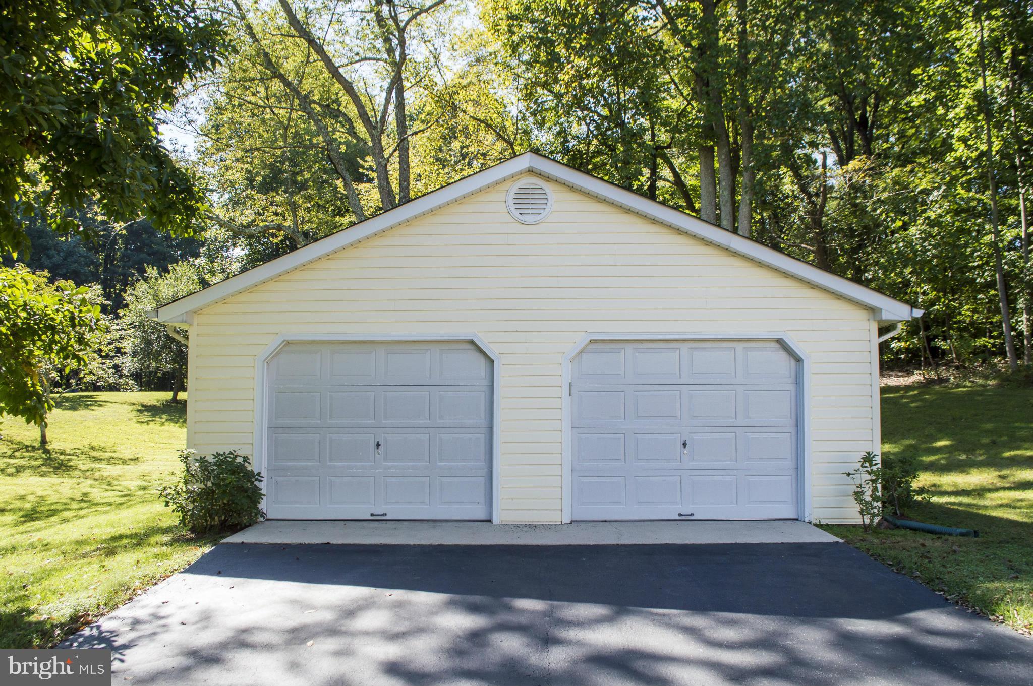 2050 Holland Cliffs Road Huntingtown, MD 20639 - Photo 2 of 29