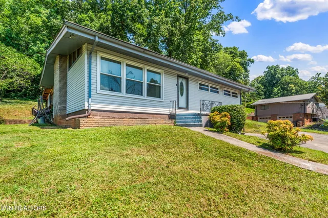 $335,000 | 5013 Ridgemont Drive, Knoxville, TN 37918