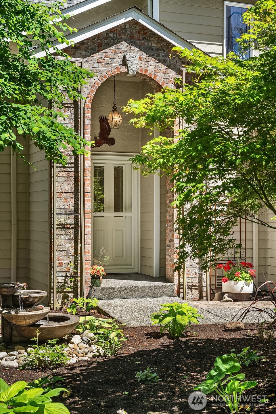 647 Edmonds Way Edmonds, WA 98020 - Photo 4 of 37