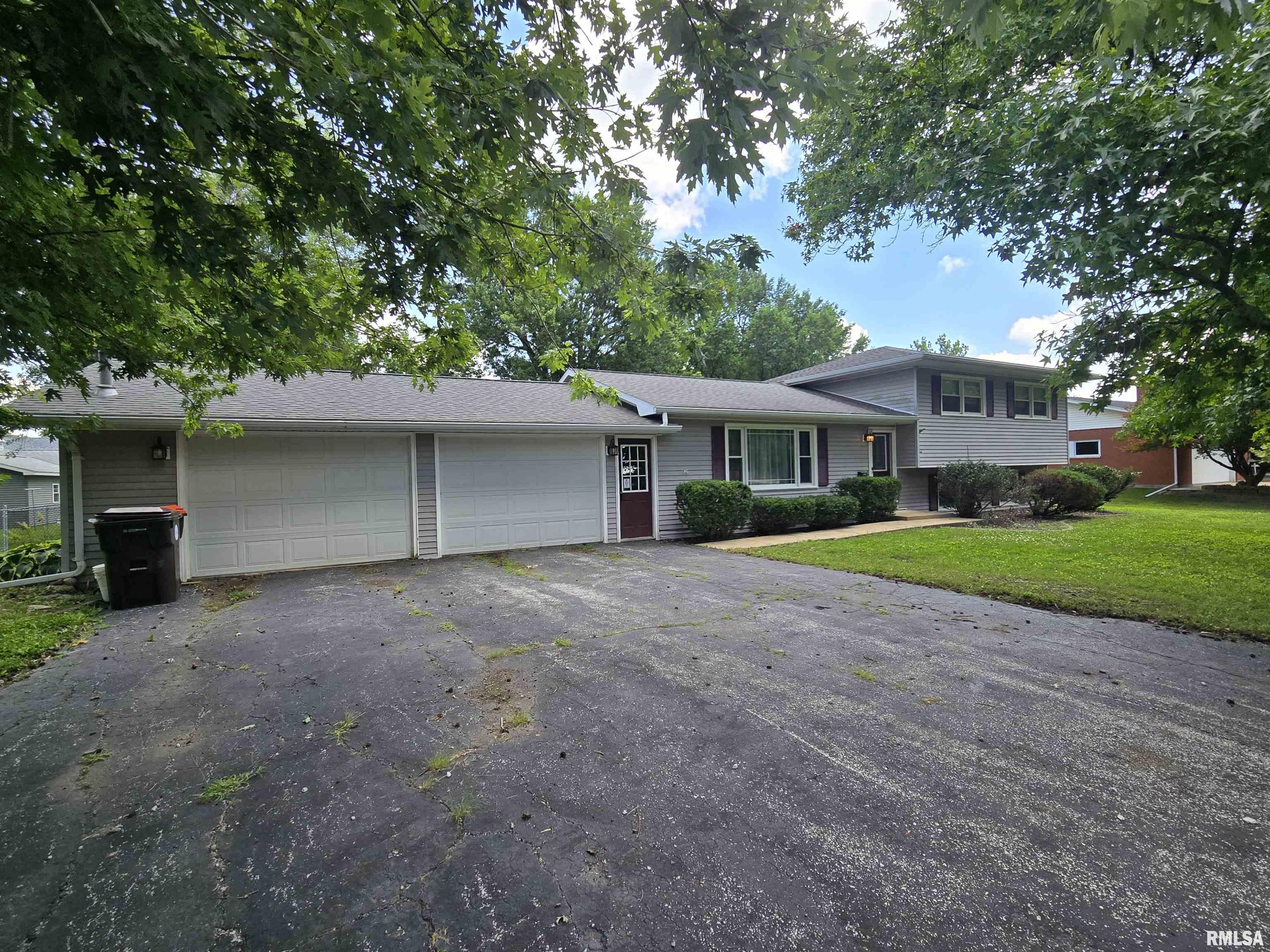 513 South Marion Street Carthage, IL 62321 - Photo 1 of 43