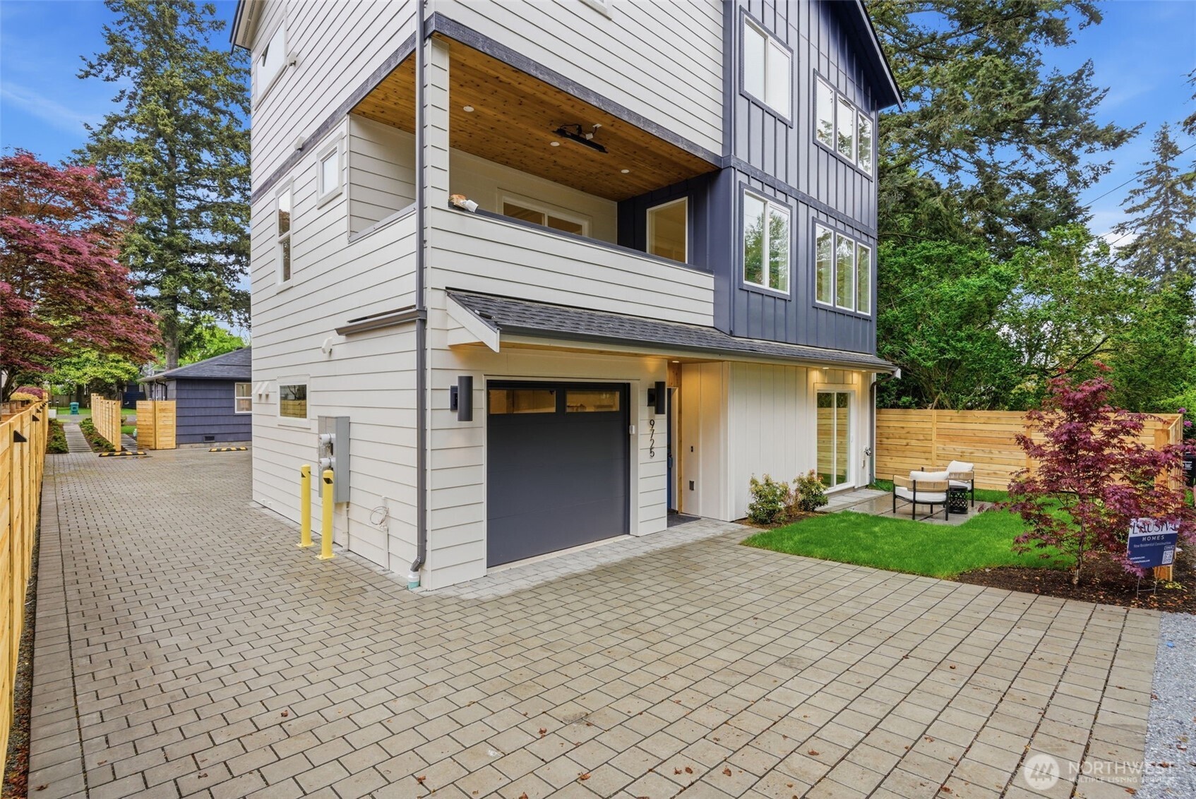 9725 Evanston Avenue North Seattle, WA 98103 - Photo 37 of 40