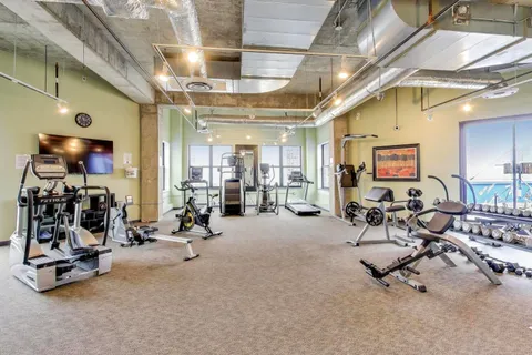 $362,500 | 1122 West Catalpa Avenue, Unit 703, Chicago, IL 60640