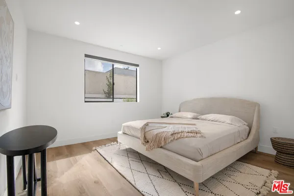 $5,800 | 8326 Blackburn Avenue, Los Angeles, CA 90048