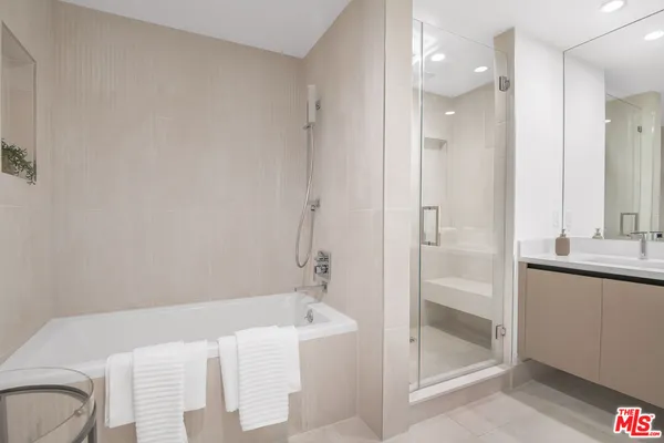 $5,800 | 8326 Blackburn Avenue, Los Angeles, CA 90048