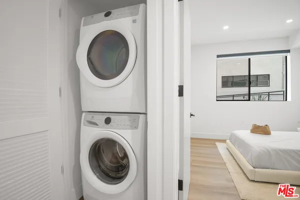 $5,800 | 8326 Blackburn Avenue, Los Angeles, CA 90048