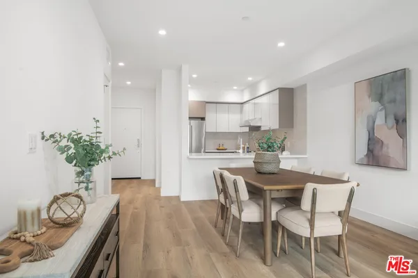 $5,800 | 8326 Blackburn Avenue, Los Angeles, CA 90048