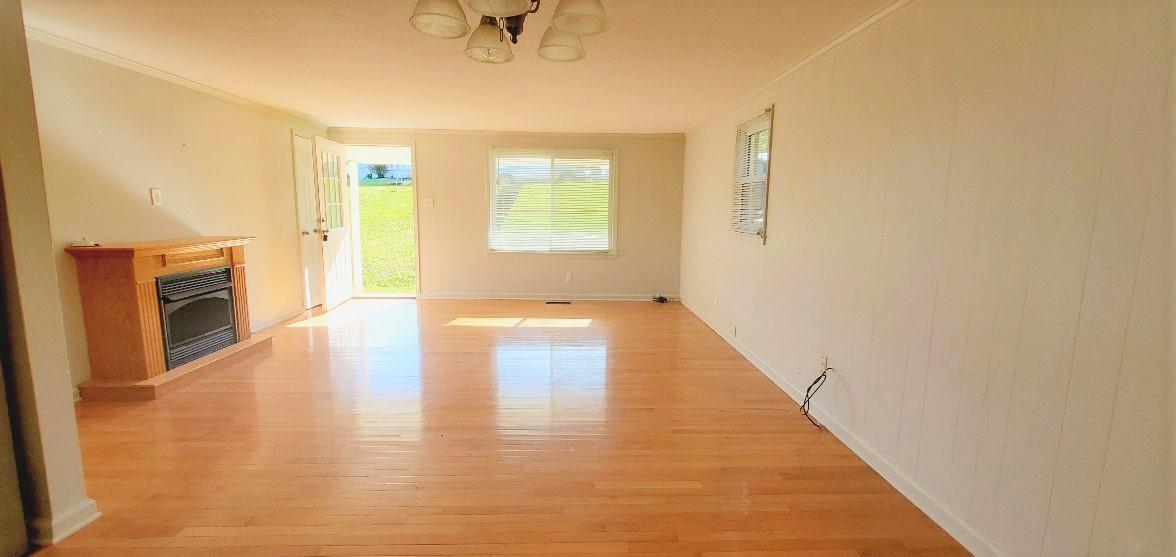 178 Johnson Road Oak Ridge, TN 37830 - Photo 2 of 15 Big LR DR combo