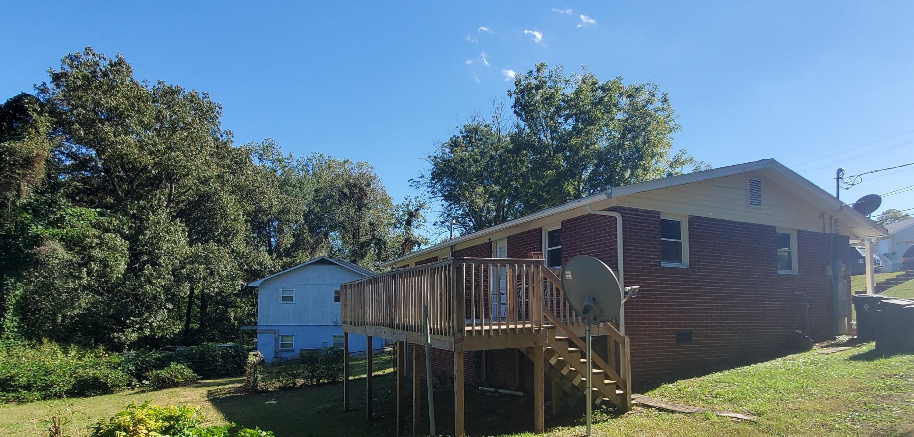 178 Johnson Road Oak Ridge, TN 37830 - Photo 11 of 15 big back deck