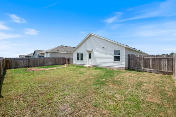 $1,800 | 412 Heritage Grvs Road, Bertram, TX 78605