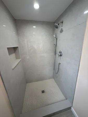a bathroom with a tub