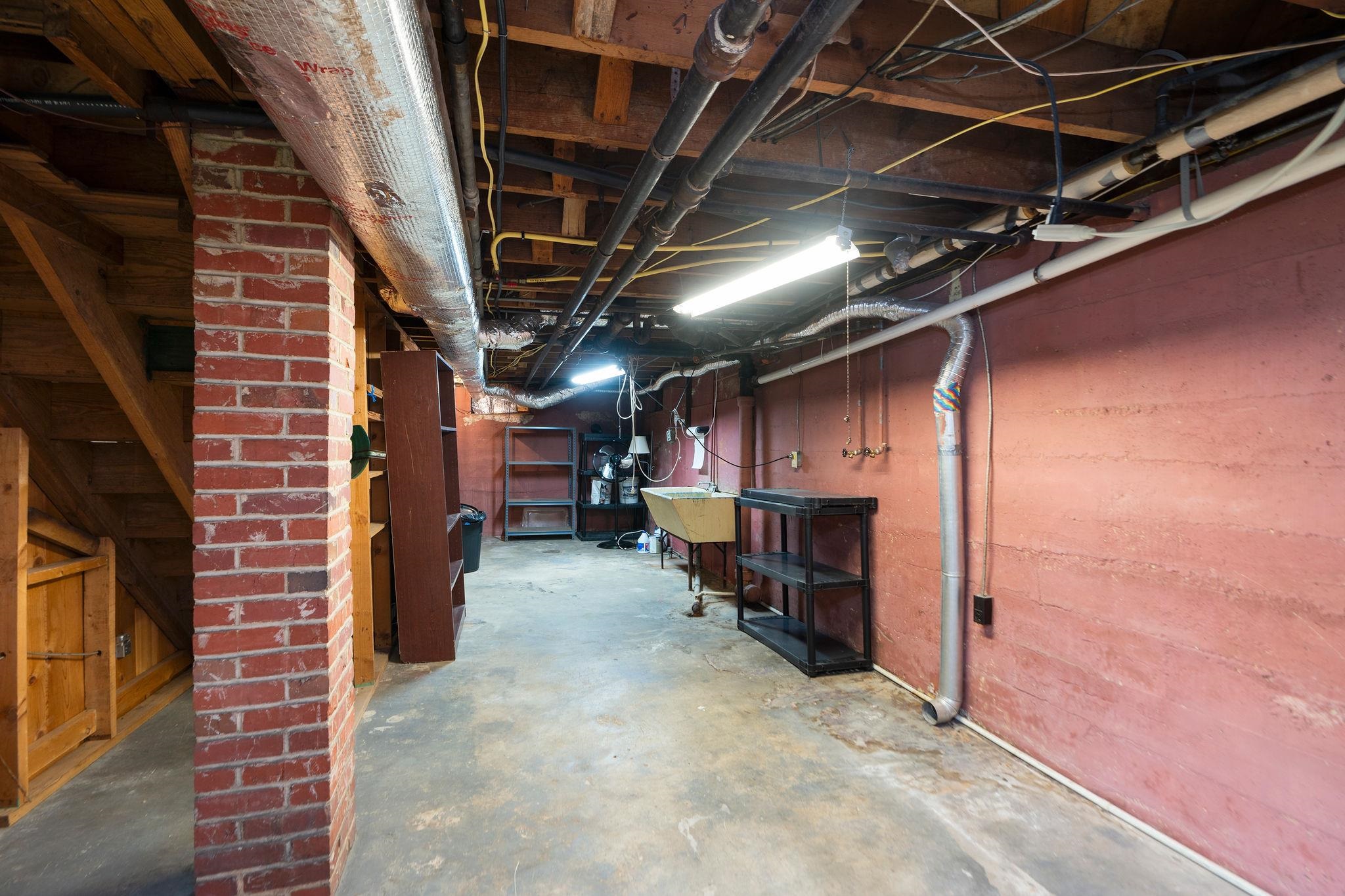 908 Lyndhurst Road Waynesboro, VA 22980 - Photo 29 of 33 Gallery Image 29