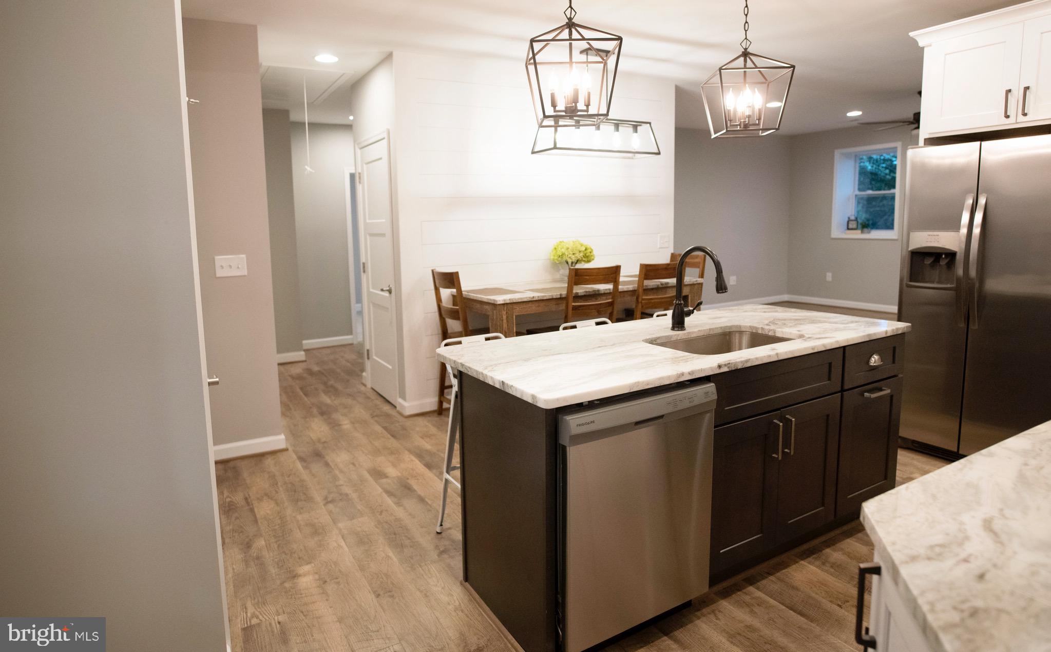 211 Sillery Bay Road Pasadena, MD 21122 - Photo 9 of 46 Gallery Image 9