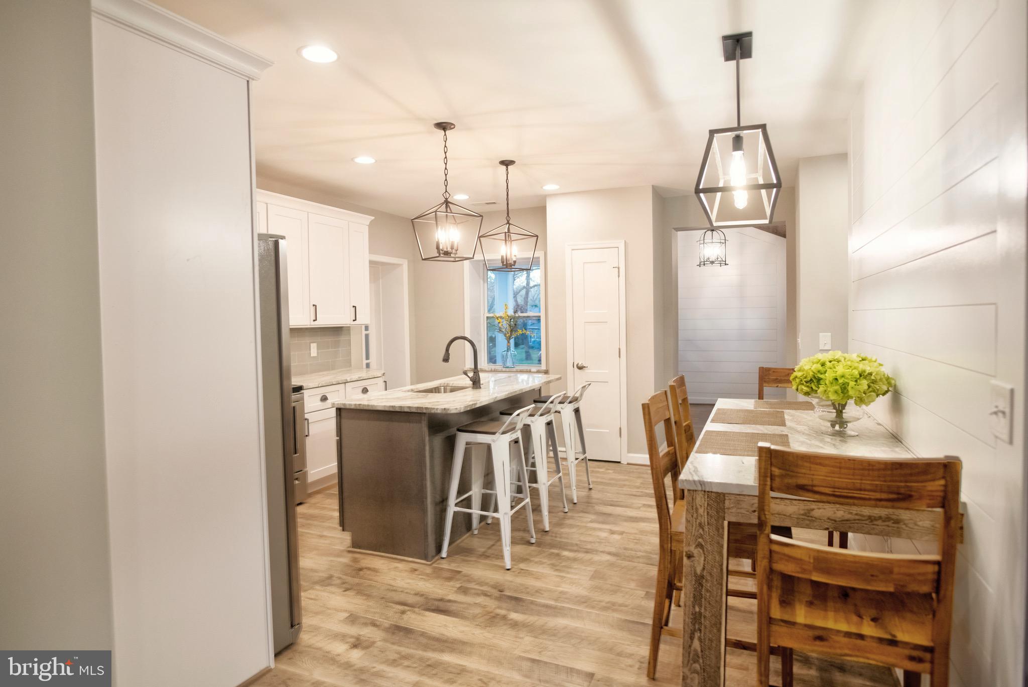 211 Sillery Bay Road Pasadena, MD 21122 - Photo 10 of 46 Eat in kitchen