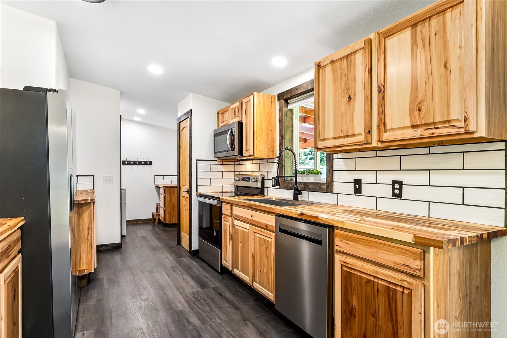 104 Ridge View Drive Randle, WA 98377 - Photo 4 of 33 Gallery Image 4