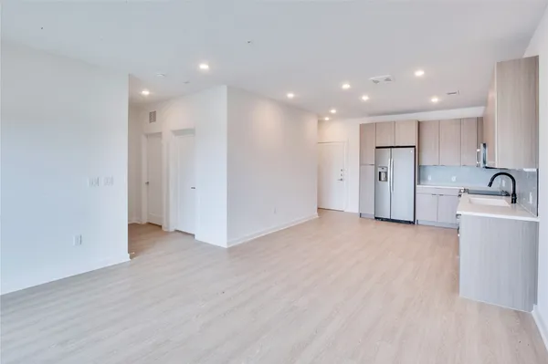 $1,850 | 4802 South Congress Avenue, Unit 407, Austin, TX 78745