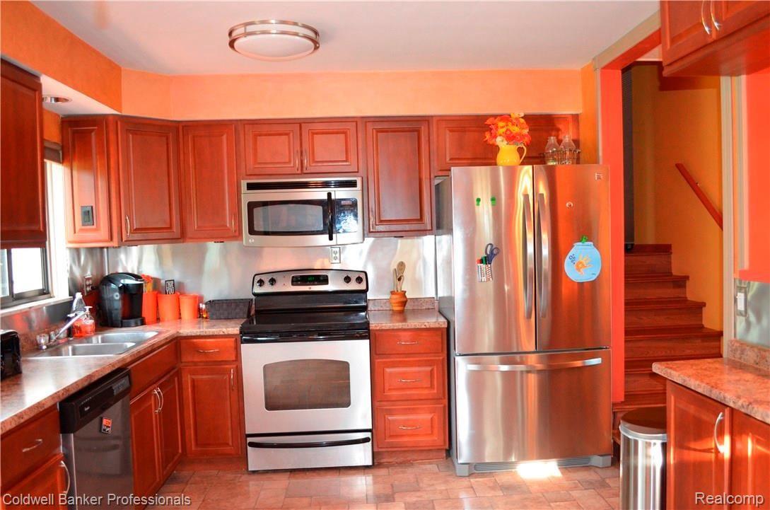 10067 East Mt Morris Road Davison, MI 48423 - Photo 5 of 17 Kitchen.JPG