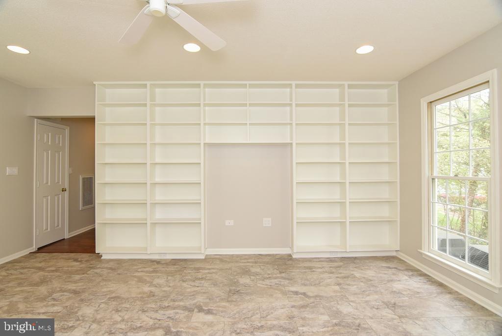 217 Saylers Creek Road Locust Grove, VA 22508 - Photo 19 of 37 Built in shelves
