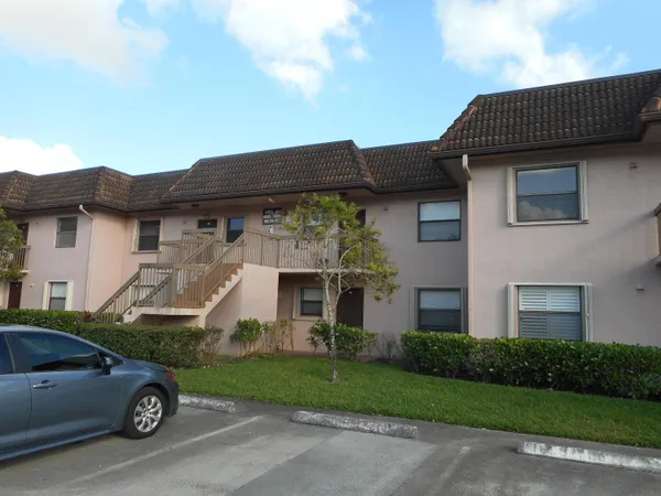 $1,900 | 10346 Northwest 11th Street, Pembroke Pines, FL 33026