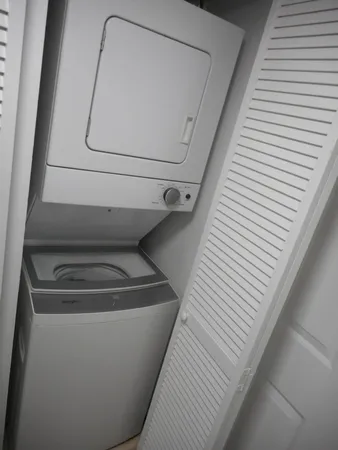 $1,900 | 10346 Northwest 11th Street, Pembroke Pines, FL 33026